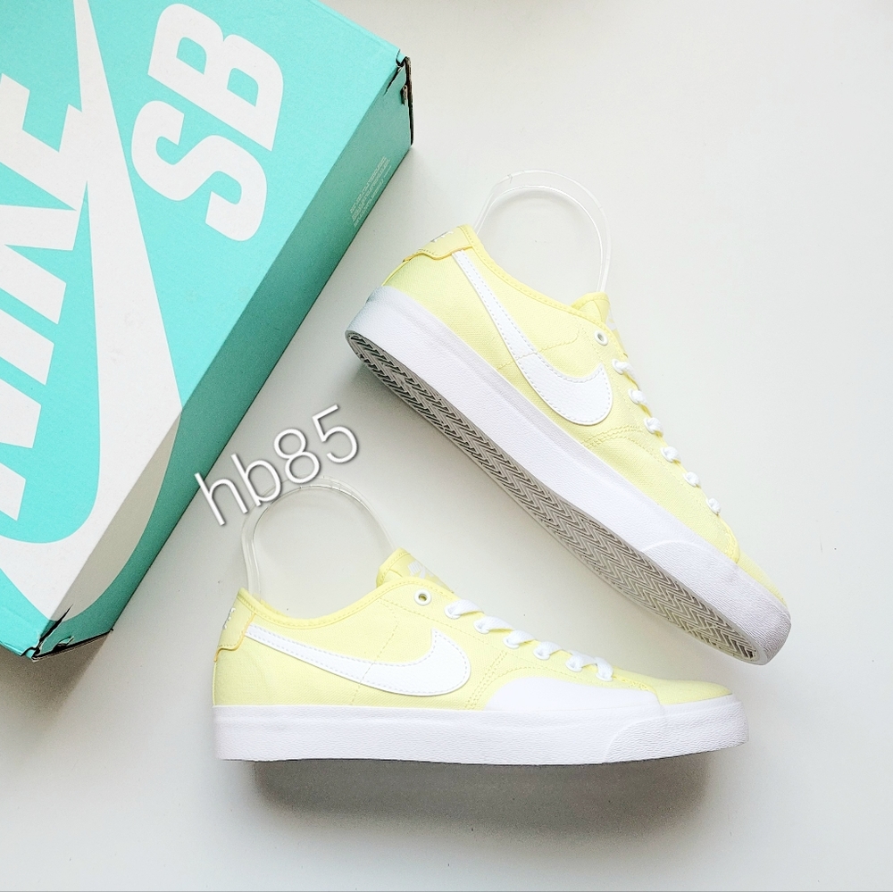 Nike SB Blazer Court Lt Zitron White Men's 8.5 Women's 10